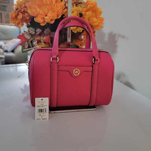 Michael Kors Handbags - NWT Micheal Kors Travel small duffle crossbody